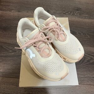 ON RUNNING Cloudmonster Moon Fawn